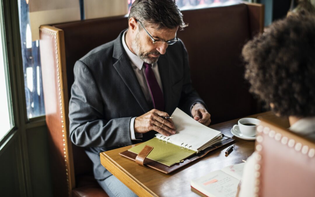 AGU Entende que Procedimento de Pré-qualificação Permanente Não Necessita de Regulamentação, Conforme Lei 14.133/2021