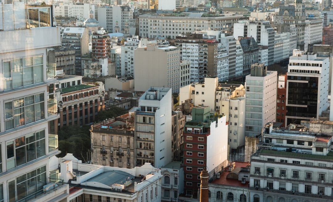 Dispensa de Licitação: Uma leitura finalística da aplicação do conceito de ‘mesmo local’ em reformas de prédios públicos
