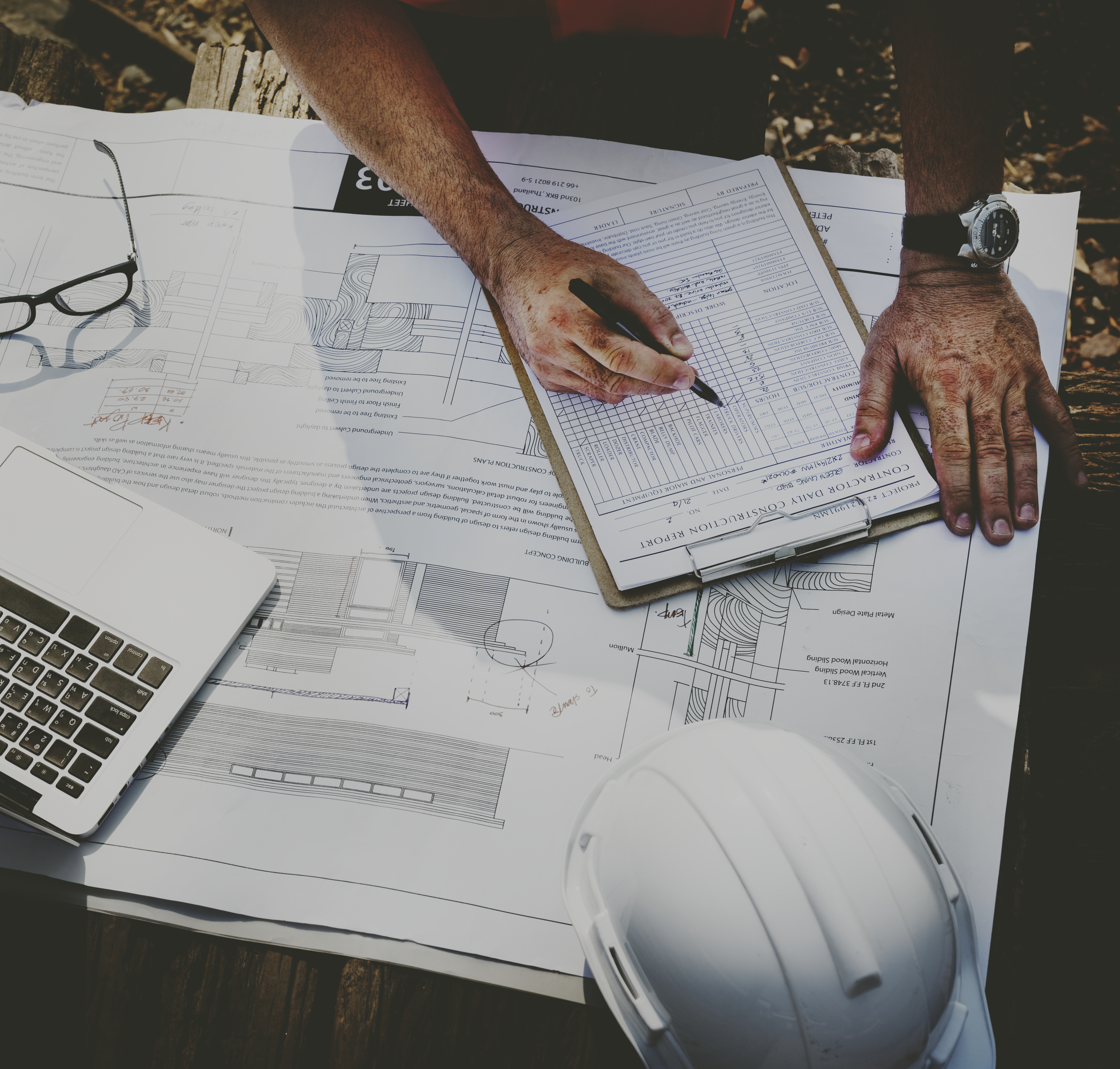 A PRESUNÇÃO RELATIVA DE EXEQUIBILIDADE EM LICITAÇÕES DE OBRAS E SERVIÇOS DE ENGENHARIA