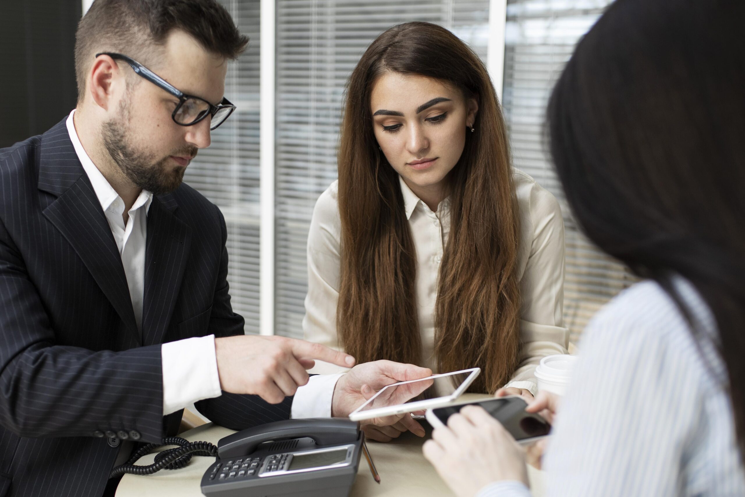employees-business-meeting